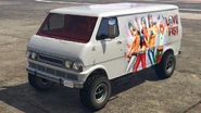 La Youga Classic 4x4 con cubierta de Love Fist.