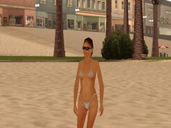 Una chica con su bikini.