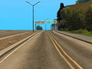 AutovíaLS6.jpg (171 kB) Llegando al túnel que está debajo de Verdant Bluffs.