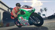 Otra vista de la Bati 801RR en el Social Club de Rockstar Games de 2019 (Modo Online).