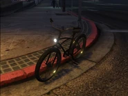 Una Cruiser de noche.