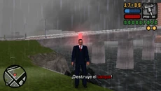 Toni fuera del tanque, cayendo al agua.