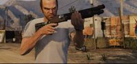 Trevor con una Escopeta de corredera en GTA V