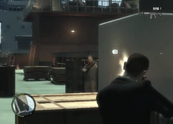 Avanzando por el barco.