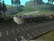 Imagen de una gran nave de almacenes.