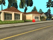 La casa de Millie Perkins, en la parte final del barrio.