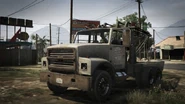 Un automóvil estilo camión en GTA V.