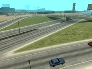 Las dos rutas laterales antes del puente.