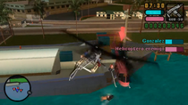 El helicóptero enemigo atacando a Vic y a González