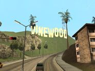 Por último, el cartel de Vinewood que queda en Mulholland, visto desde Temple.