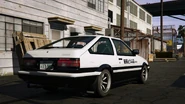 Parte trasera del Toyota Sprinter Trueno AE86 de Takumi Fujiwara