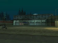 Blueberry 2.jpg (39 kB) Imagen de la una parte de FleischBerg, una fábrica de cerveza.