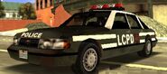 Un Coche de policía en Grand Theft Auto: Liberty City Stories. Nótese el logo de Vapid (ampliándose la imagen).