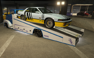 El Remus que aparece en exhibición como premio del podio durante la primera semana de Los Santos Tuners.