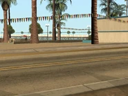 AutovíaLS1.jpg (84 kB) Parte donde comienzan las playas, al fondo se puede ver el Muelle de Verona Beach.