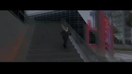 Tanner saliendo del casino.