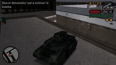 Sacando el tanque del garaje.