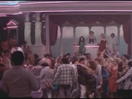 Babylon.jpg (62 kB) El Club Babylon, club extraído de la película Scarface.