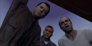 Trevor y compañía antes de arrojar a Weston al vacío.