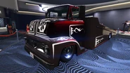 Slamtruck-GTAOee-PremioDelPodioRuletaDeLaFortuna.jpg (783 kB) El Slamtruck que aparece como premio del podio en la Ruleta de la Fortuna durante la Semana de desafíos y eventos del Modo Libre.