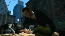 Kate tras ser asesinada por Pegorino.