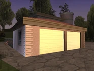 Un gran garaje, al fondo una piscina.