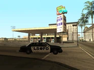 Idlewood 4.jpg (66 kB) El Car Wash, sirve como un autolavado y una gasolinera.