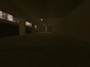 El estacionamiento en el edificio de la izquierda.