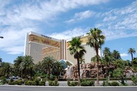 Visage.jpg (2,67 MB) The Mirage.