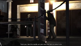 Derrick discutiendo.