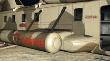 El logo de Industrias Trevor Philips en el costado del Cargobob.