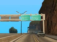 AutovíaLS7.jpg (140 kB) Los carteles indicando los lugares donde te llevará el túnel.