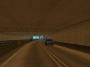 AutovíaLS8.jpg (139 kB) Dentro del túnel.