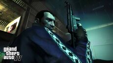 Niko Bellic con una SMG Beta.