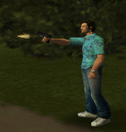 Tommy Vercetti con una Colt .45 en GTA Vice City.