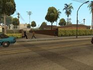 Idlewood 12.jpg (86 kB) También a veces podemos encontrar a un policía persiguiendo a un ladrón.