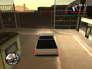 CJ entrando al aeropuerto.