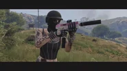 Jugador Online con el subfusil automático.