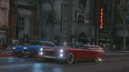Un Peyote (rojo), paseándose al lado de un Tornado en un tráiler de GTA Online.
