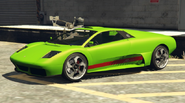 Otro Infernus modificado que aparece fuera de Los Santos Customs.