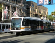 Siemens p2000.jpg (261 kB) Una formación Siemens P2000 de LACMTA, que sirve de base para el modelo utilizado en el juego