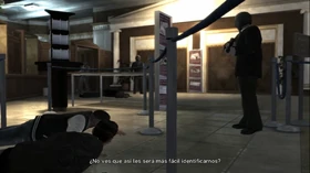 Derrick peleando con su hermano.