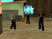 Varios oficiales atacando, al tener 2 estrellas