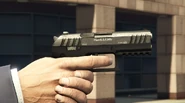 PistoladecombateM GTAV.jpg (80 kB) Michael De Santa con la Pistola de combate.
