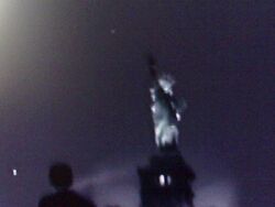 La Estatua de la Libertad en GTA IV sostiene el mayor aviso para Niko Bellic  de que no se acerque a Liberty City