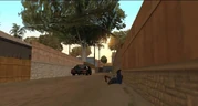 Introducción (GTA SA) 8.jpg (45 kB) CJ levantándose en el callejón mientras los del C.R.A.S.H se alejan