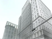 El Hotel Vank Hoff con bastante neblina.