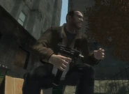 Niko Bellic con una Micro-SMG en GTA IV.