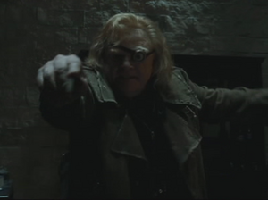 Crouch Jr. intenta matar a Harry