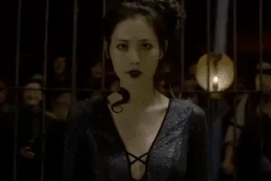 mujer negra asustada gif